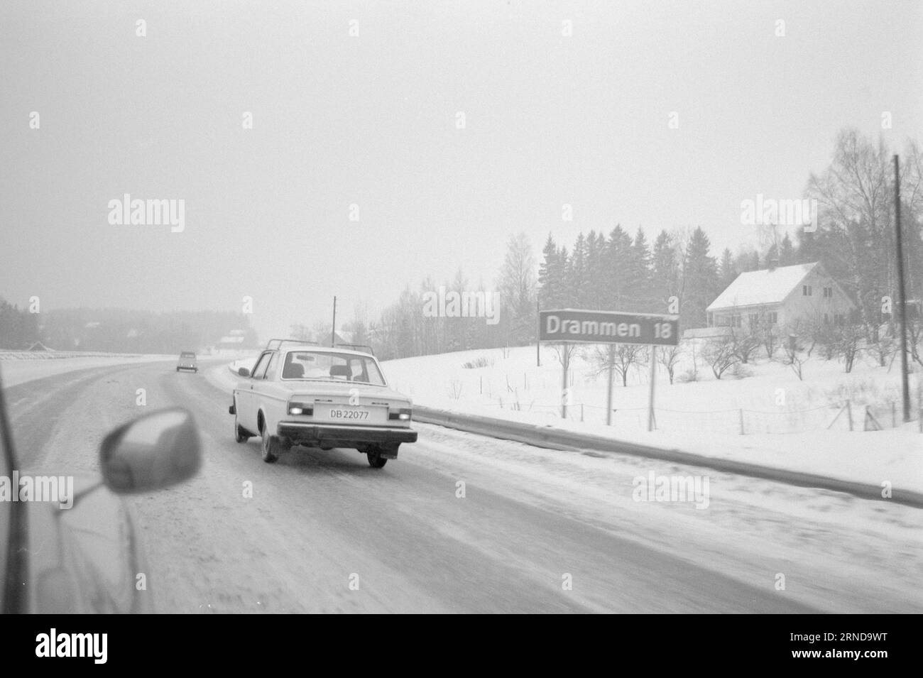 Actual 03 - 6 - 1974: The smallest came FarthestThis is how we delay the petrol card. In these petrol-poor times, it is definitely an advantage to have a small car, confirmed this test which Aktuell carried out together with professionals.  The road to Drammen is long, and the hope of reaching the Lier slopes is fading.  Photo: Sverre A. Børretzen / Aktuell / NTB ***PHOTO NOT IMAGE PROCESSED*** This text has been automatically translated! Stock Photo