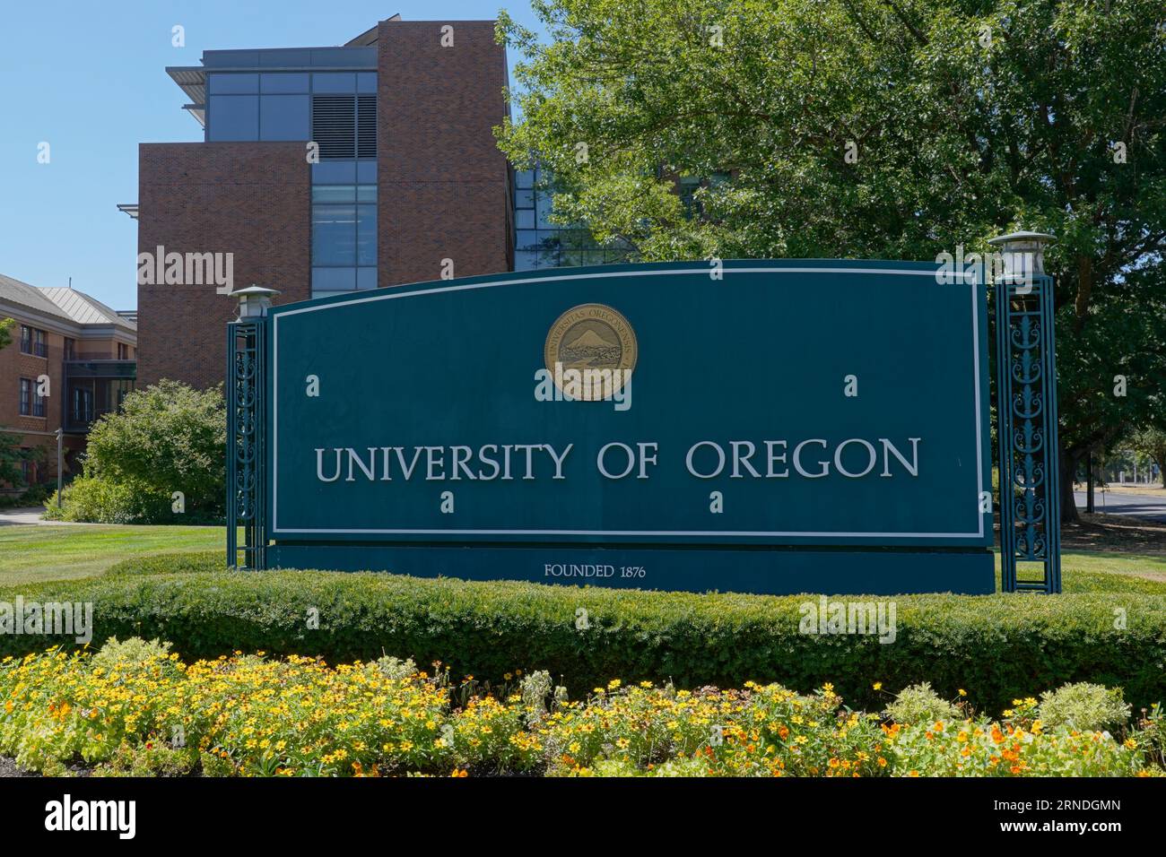 University of Oregon campus sign. The University of Oregon is a public research university in Eugene, Oregon. founded in 1876. Stock Photo