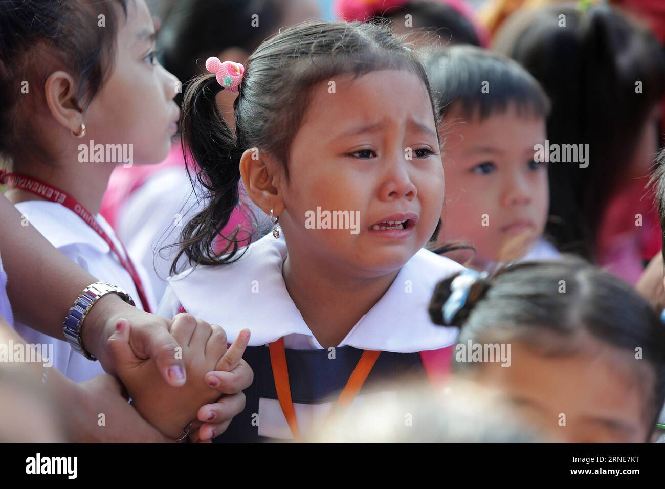 (160613) -- QUEZON CITY (THE PHILIPPINES), June 13, 2016 -- A student cries during the first day of school at the President Corazon Aquino Elementary School in Quezon City, the Philippines, on June 13, 2016. Around 25 million students attended elementary and high school classes all over the country at the beginning of the school year 2016-2017, according to the Philippine Department of Education. ) THE PHILIPPINES-QUEZON CITY-FIRST DAY OF SCHOOL RouellexUmali PUBLICATIONxNOTxINxCHN   160613 Quezon City The Philippines June 13 2016 a Student cries during The First Day of School AT The President Stock Photo