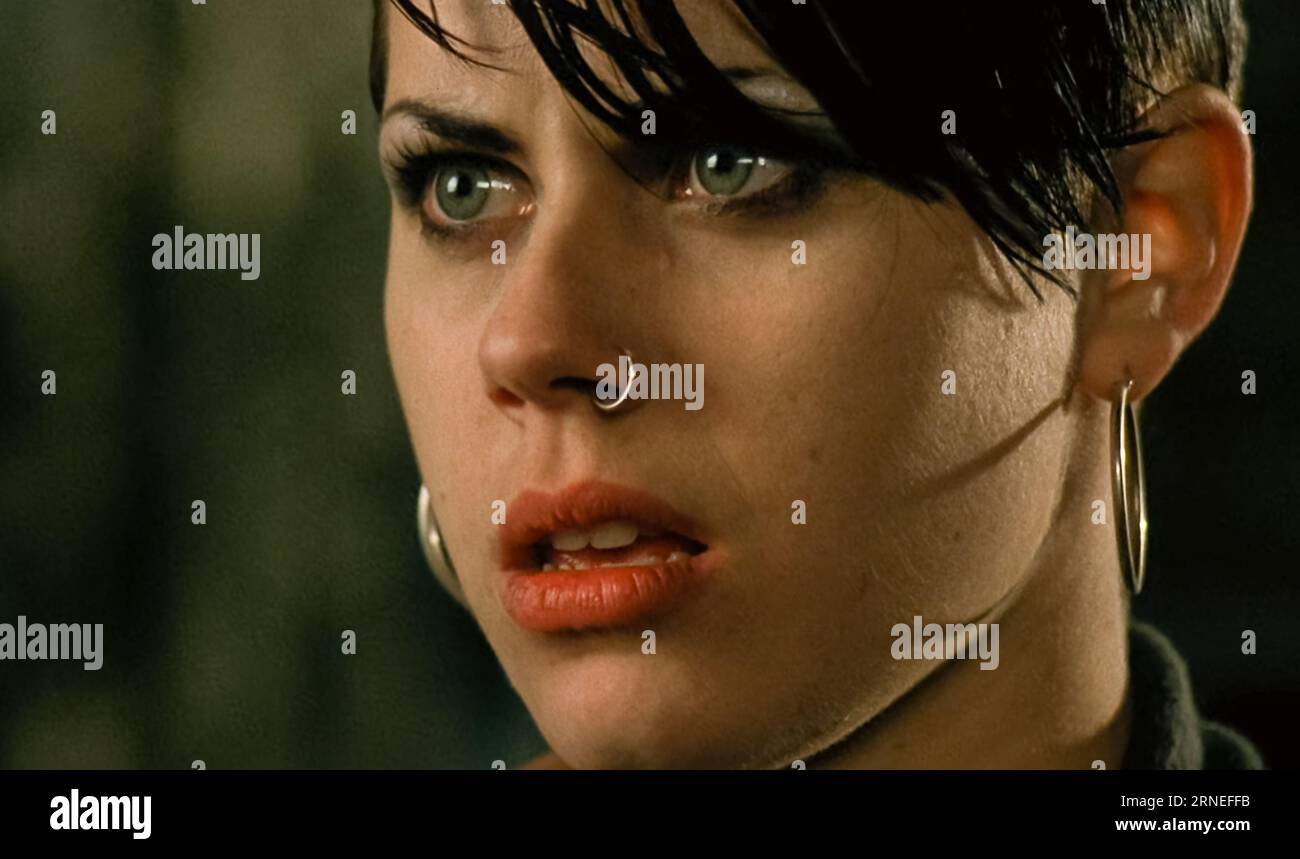 USA. Fairuza Balk in a scene from (C)New Line Cinema film: American History  X (1998). Plot: Living a life marked by violence, neo-Nazi Derek finally  goes to prison after killing two black, image size:1300x859