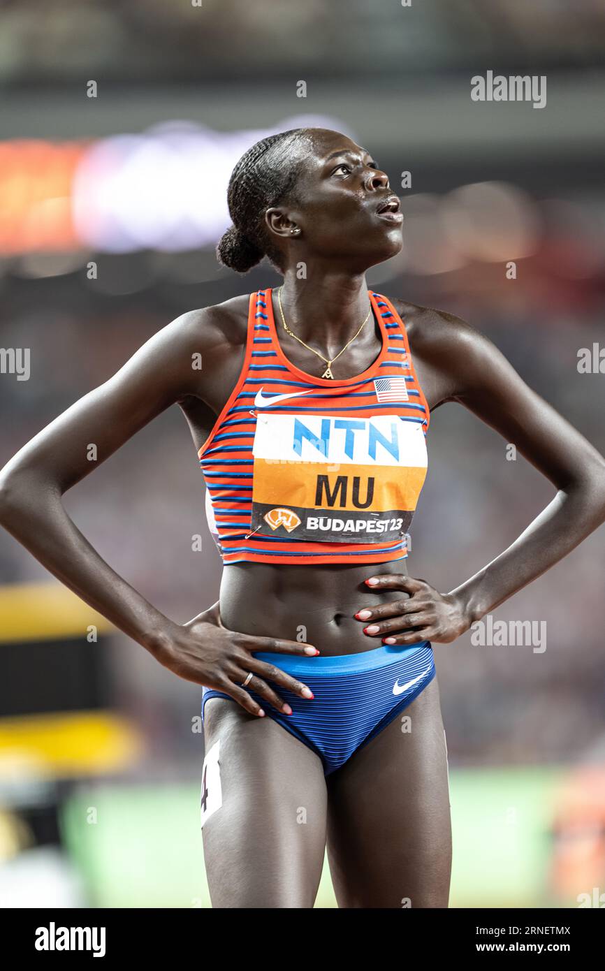 Athing Mu participating in the 800 meters at the World Athletics
