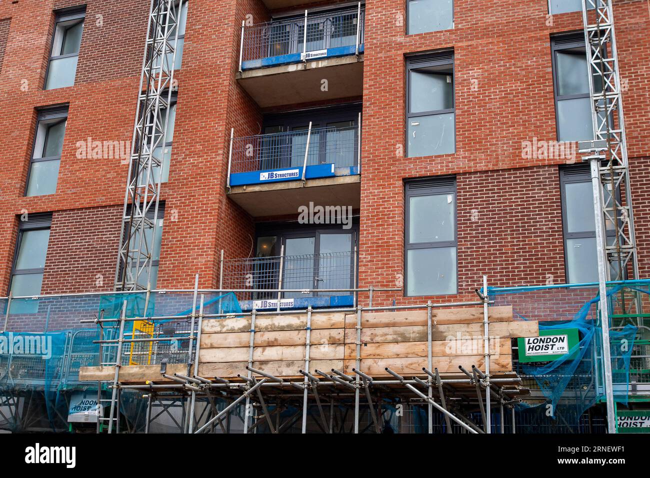 Maidenhead, Berkshire, UK. 1st September, 2023. Hundreds of new build