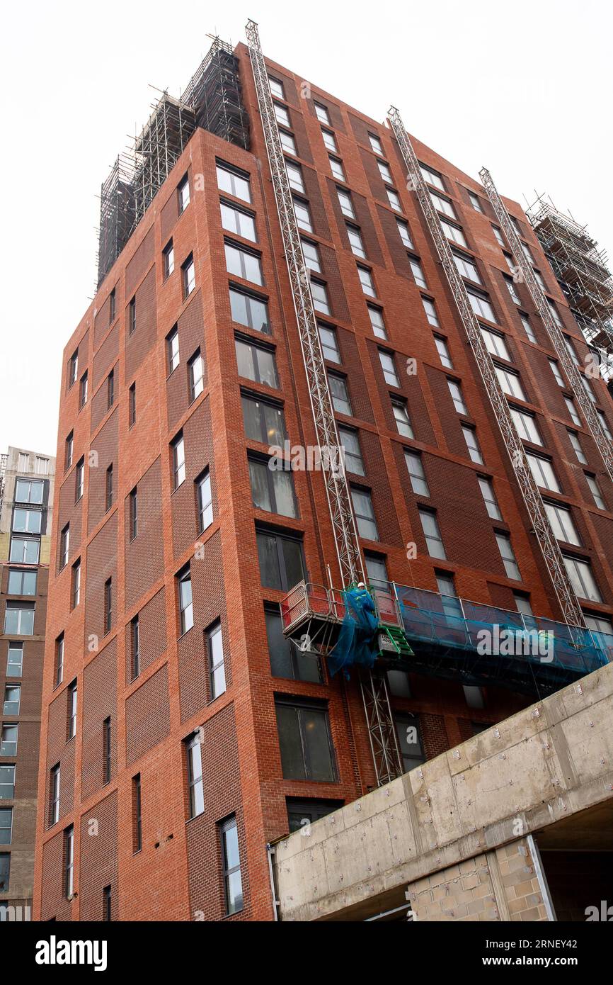 Maidenhead, Berkshire, UK. 1st September, 2023. Hundreds of new build