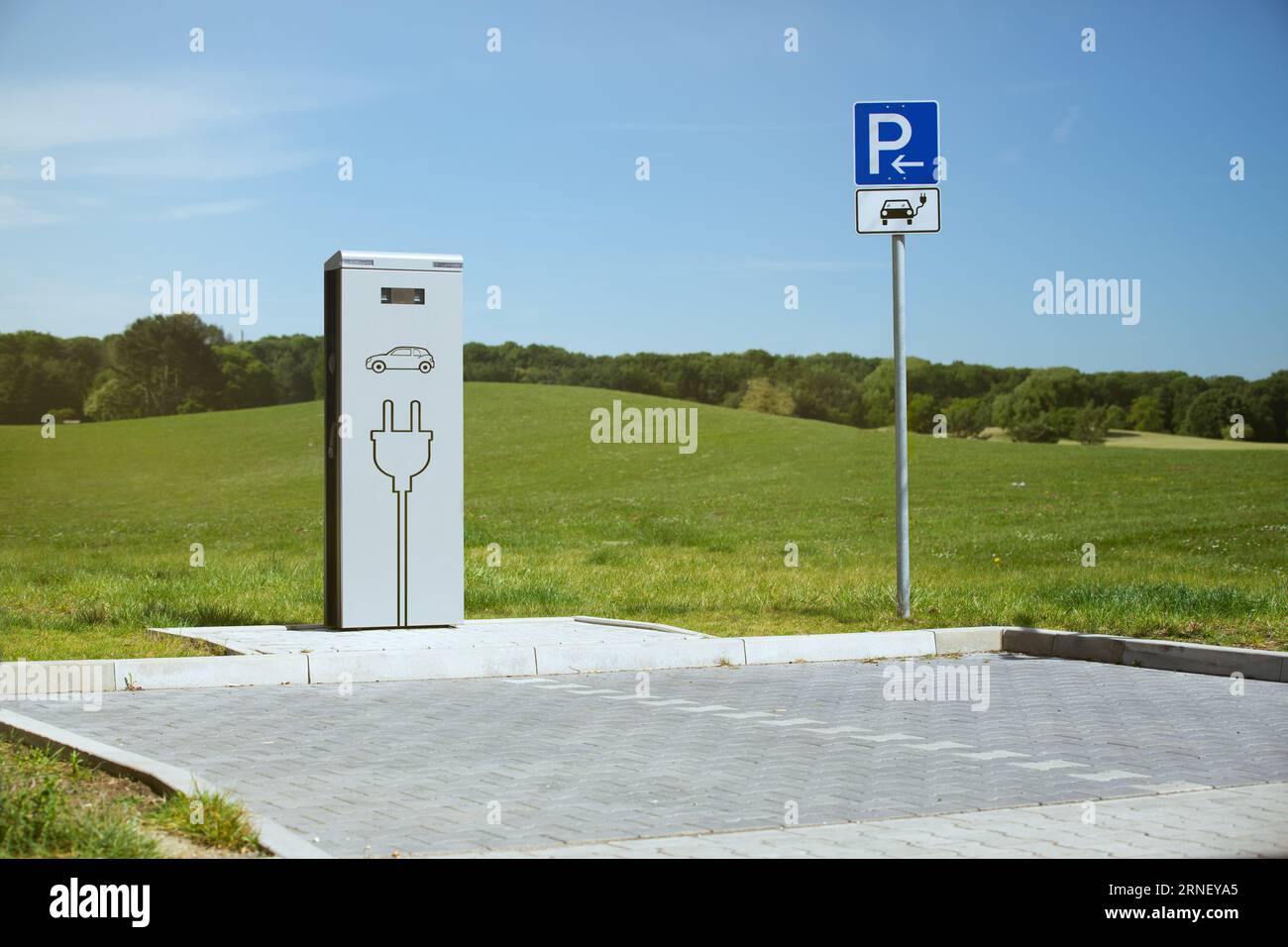 electric fuel charge station for plug in ecar to get power from
