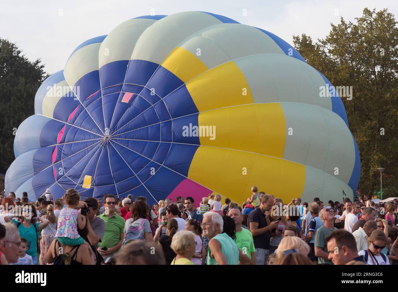 People visit the 22nd Lake Velence International Hot Air Balloon Carnival in Agard, Fejer, Hungary, Sept. 3, 2016. ) (cyc) HUNGARY-AGARD-HOT AIR BALLOON-CARNIVAL AttilaxVolgy PUBLICATIONxNOTxINxCHN   Celebrities Visit The 22nd Lake Velence International Hot Air Balloon Carnival in Agard Fejer Hungary Sept 3 2016 cyc Hungary Agard Hot Air Balloon Carnival AttilaxVolgy PUBLICATIONxNOTxINxCHN Stock Photo