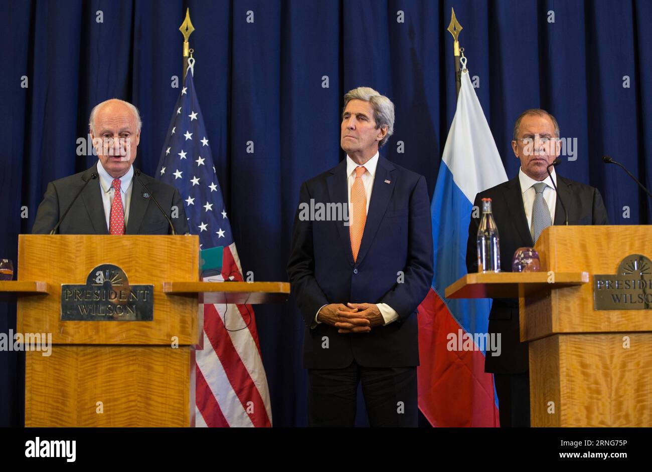 (160910) -- GENEVA, Sept. 10, 2016 -- U.S. Secretary of State John Kerry (C), Russian Foreign Minister Sergey Lavrov (R) and United Nations Special Envoy for Syria Staffan de Mistura attend a joint press conference in Geneva, Switzerland, Sept. 10, 2016. U.S. Secretary of State John Kerry and Russian Foreign Minister Sergey Lavrov reached on Saturday a landmark agreement which would see both countries greatly enhance cooperation in a bid to end the five-year-old Syrian conflict. ) (djj) SWITZERLAND-GENEVA-SYRIAN CONFLICT-AGREEMENT XuxJinquan PUBLICATIONxNOTxINxCHN   160910 Geneva Sept 10 2016 Stock Photo