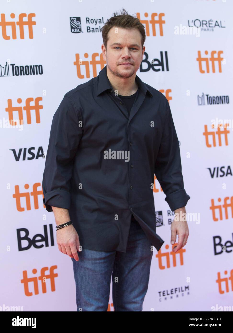 (160914) -- TORONTO, Sept. 13, 2016 -- Producer Matt Damon poses for photos before the international premiere of the film Manchester by the Sea at the Princess of Wales Theater during the 41st Toronto International Film Festival in Toronto, Canada, Sept. 13, 2016. ) (lrz) CANADA-TORONTO-FILM FESTIVAL- MANCHESTER BY THE SEA ZouxZheng PUBLICATIONxNOTxINxCHN   160914 Toronto Sept 13 2016 Producer Matt Damon Poses for Photos Before The International Premiere of The Film Manchester by The Sea AT The Princess of Wales Theatre during The 41st Toronto International Film Festival in Toronto Canada Sept Stock Photo