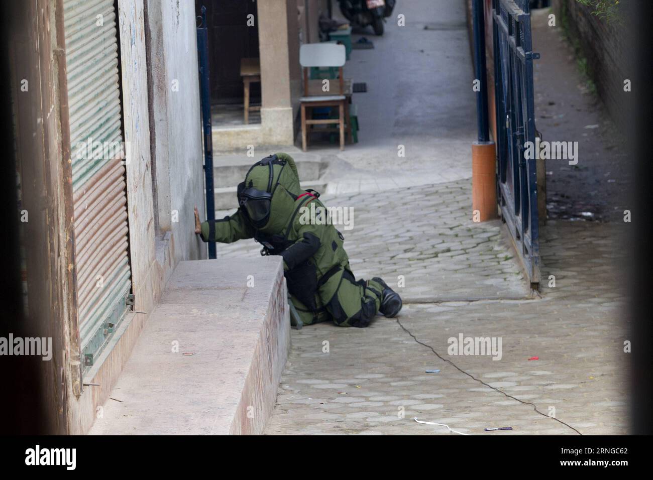 Pressure cooker bomb hires stock photography and images Alamy