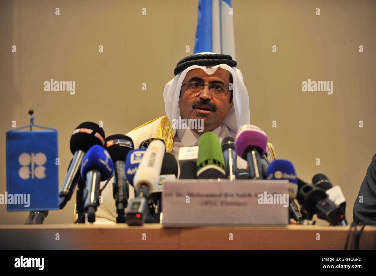 Opec-Staaten einigen sich auf Fördergrenze (160928) -- ALGIERS, Sept. 28, 2016 () -- President of Organization of Petroleum Exporting Countries (OPEC) Mohammed Bin Saleh Al-Sada attends a press conference in Algiers, Algeria on Sept. 28, 2016. OPEC on Wednesday reached a historical agreement to ceil oil output from 33.24 million barrels a day to 32.5 or 33 million barrels a day. () ALGERIA-ALGIERS-OPEC-OUTPUT CUT Xinhua PUBLICATIONxNOTxINxCHN   OPEC States some to on   Algiers Sept 28 2016 President of Organization of Petroleum Exporting Countries OPEC Mohammed am Saleh Al Sada Attends a Press Stock Photo