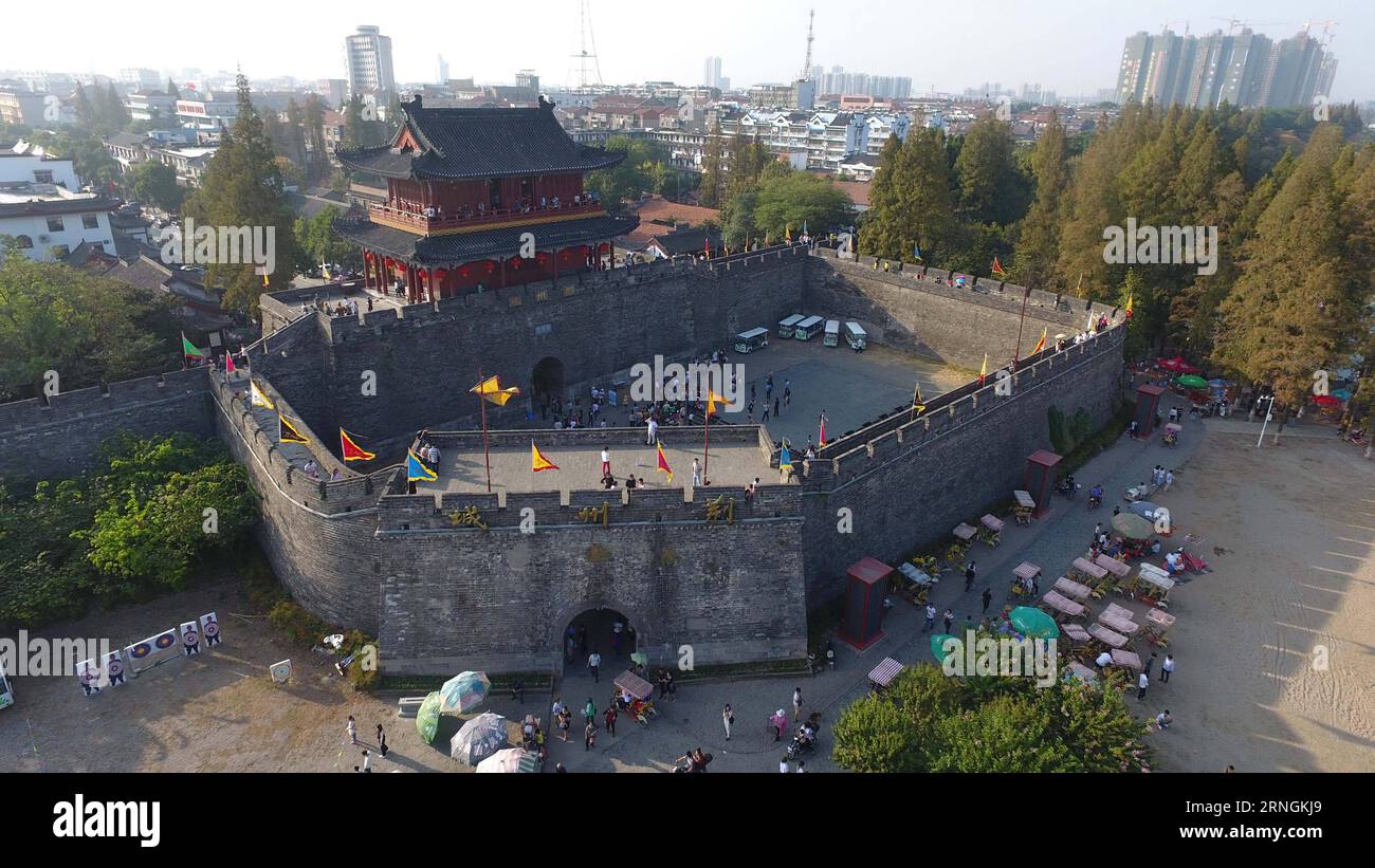 Jingzhou ancient city hires stock photography and images Alamy