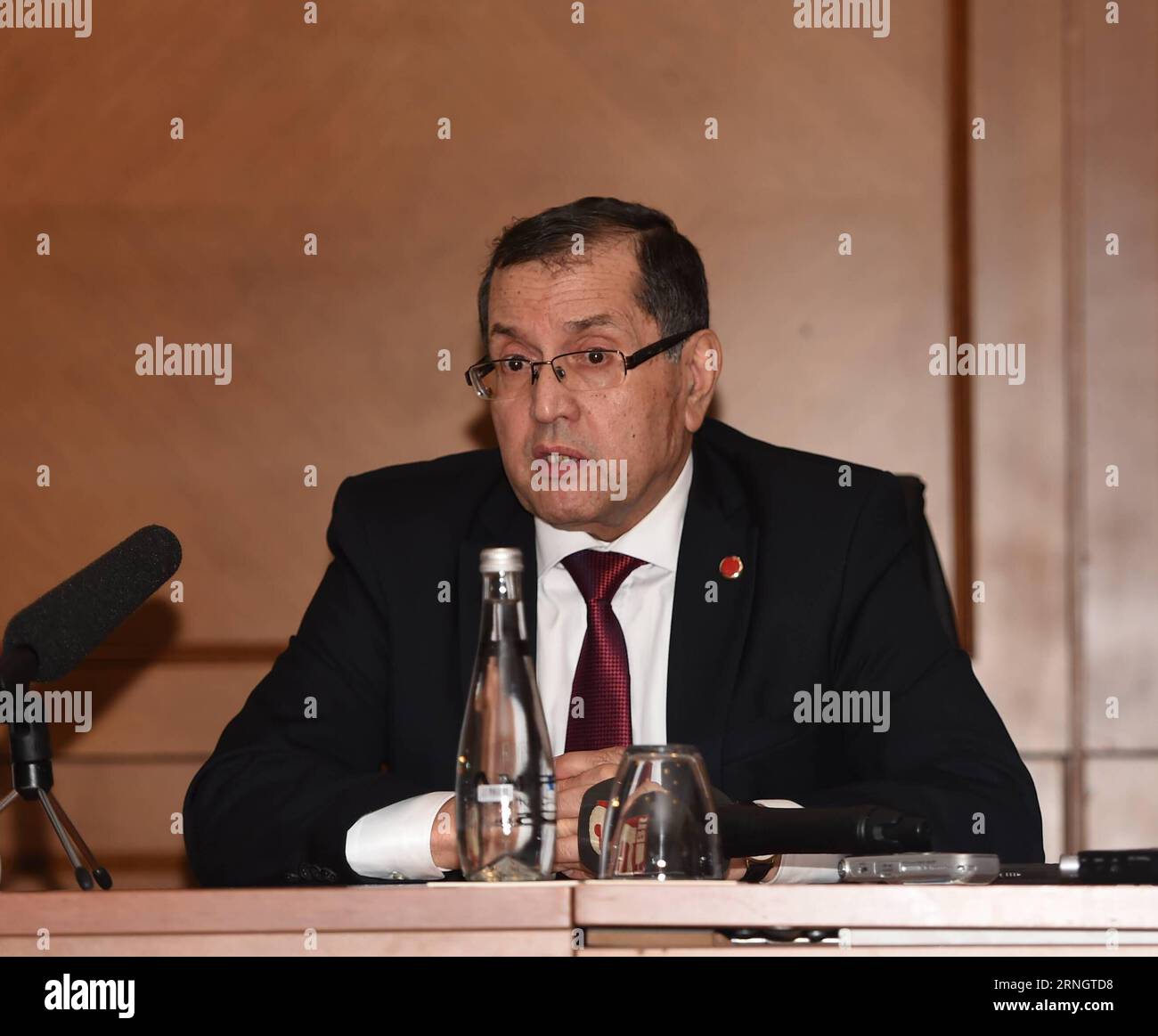 Energiekongress in Istanbul (161012) -- ISTANBUL, Oct. 12, 2016 -- Algerian Energy Minister Noureddine Bouterfa speaks at a press conference during the 23rd World Energy Congress in Istanbul, Turkey, on Oct. 12, 2016. The Organization of the Petroleum Exporting Countries (OPEC), in efforts to finalize an output-cut deal, decided on Wednesday to host a high-level technical experts meeting in Vienna on Oct. 28-29 with Russia and other non-cartel members.) TURKEY-ISTANBUL-WORLD ENERGY CONGRESS-OPEC HexCanling PUBLICATIONxNOTxINxCHN   Energy Congress in Istanbul 161012 Istanbul OCT 12 2016 Algeria Stock Photo