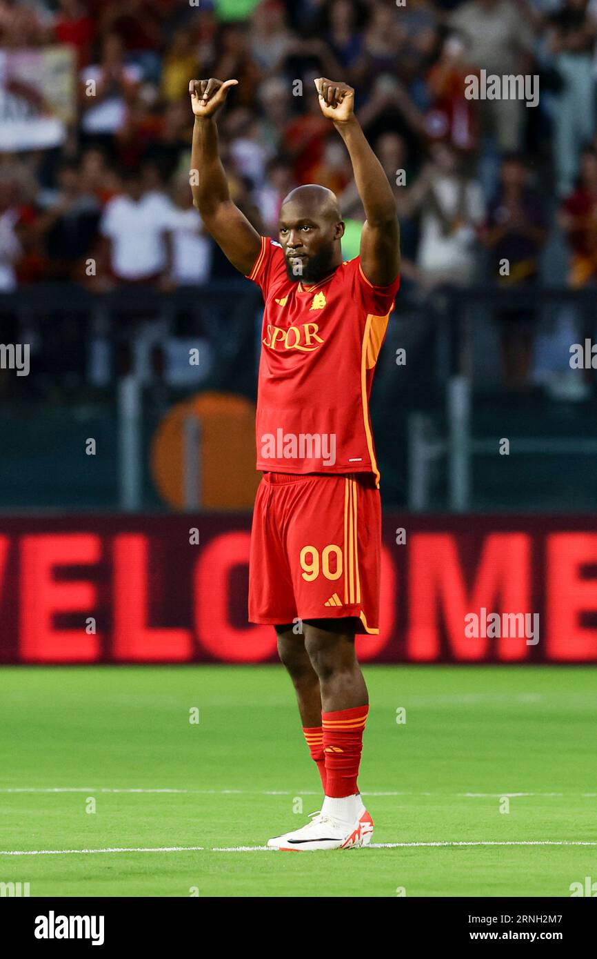 AS Roma presents new signing number 90 Belgian forward Romelu