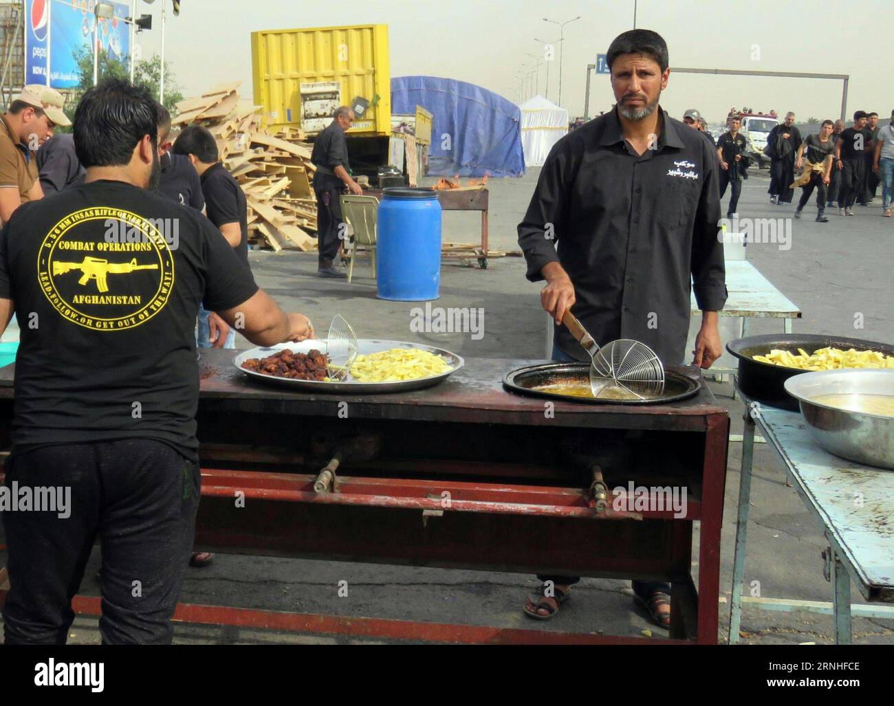 ロードショー③ Al arbaeen hi-res stock photography and images - Alamy