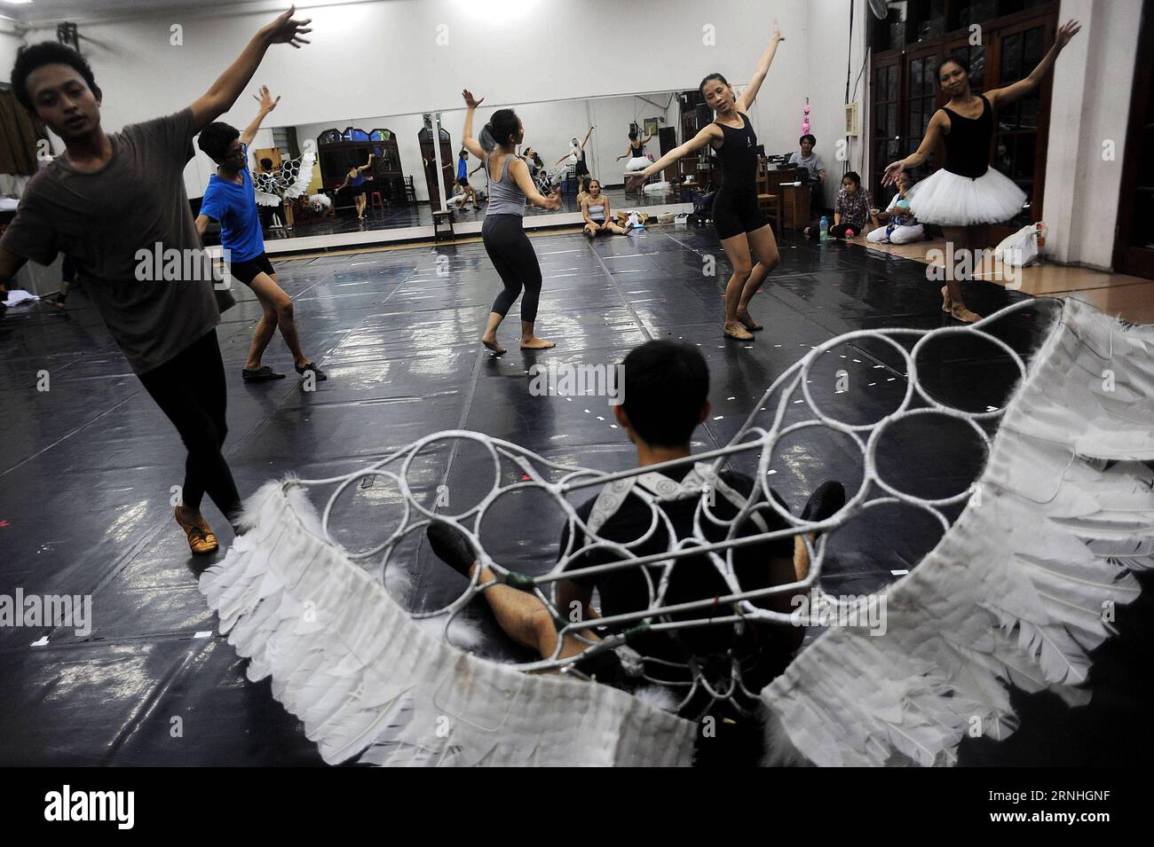 Aiko art hires stock photography and images Alamy