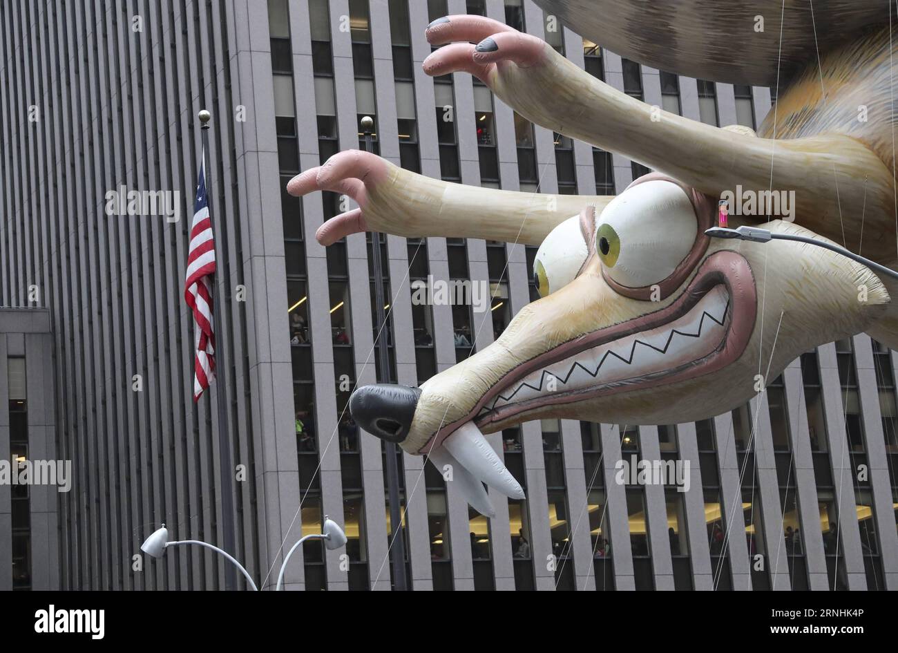 (161124) -- NEW YORK, Nov. 24, 2016 -- Photo taken on Nov. 24, 2016 shows the balloon of Ice Age s Scrat & His Acorn during the 90th Macy s Thanksgiving Day Parade in Manhattan, New York, the United States. ) U.S.-NEW YORK-THANKSGIVING DAY PARADE WangxYing PUBLICATIONxNOTxINxCHN   New York Nov 24 2016 Photo Taken ON Nov 24 2016 Shows The Balloon of ICE Age S Scrat & His ACORN during The 90th Macy S Thanksgiving Day Parade in Manhattan New York The United States U S New York Thanksgiving Day Parade WangxYing PUBLICATIONxNOTxINxCHN Stock Photo
