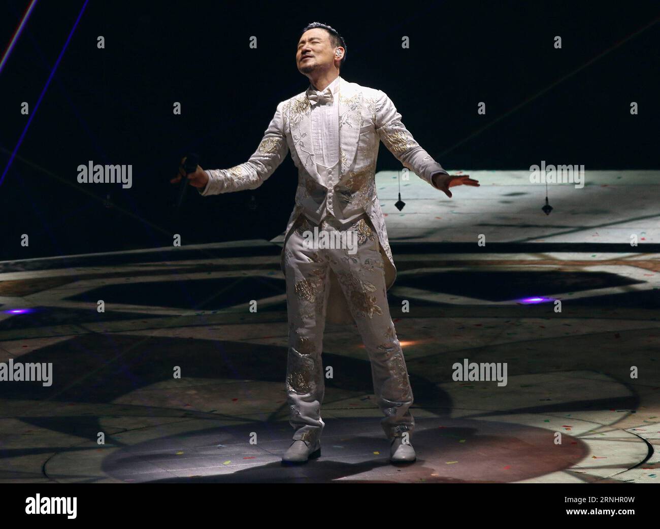 (161206) -- HONG KONG, Dec. 5, 2016 -- Singer Jacky Cheung performs during his world tour concert A Classic Tour in Hong Kong, south China, Dec. 5, 2016. ) (zwx) CHINA-HONG KONG-JACKY CHEUNG-WORLD TOUR CONCERT (CN) WangxXi PUBLICATIONxNOTxINxCHN   Hong Kong DEC 5 2016 Singer Jacky Cheung performs during His World Tour Concert a Classic Tour in Hong Kong South China DEC 5 2016 zwx China Hong Kong Jacky Cheung World Tour Concert CN  PUBLICATIONxNOTxINxCHN Stock Photo