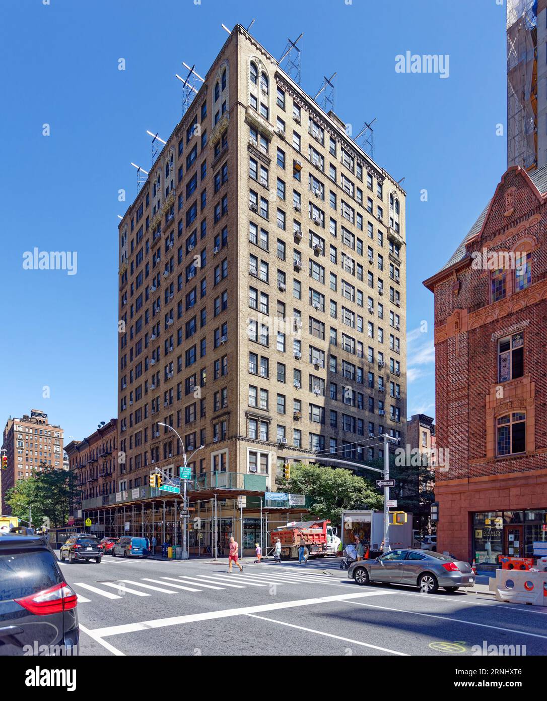 Upper West Side: Emery Roth designed Manhattan landmark 175 West 76th ...