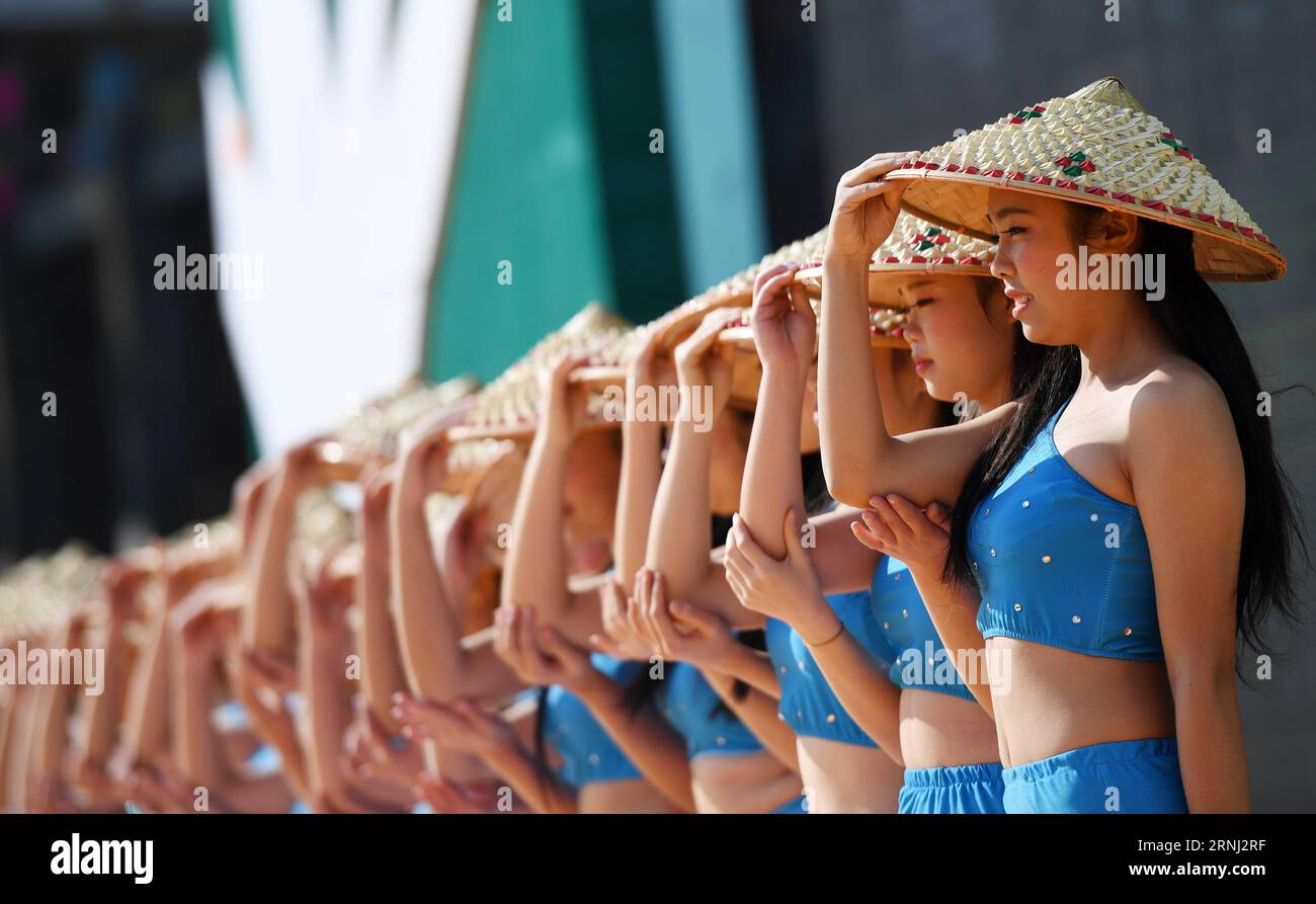 (161228) -- RONGAN, Dec. 28, 2016 -- Women perform in Chang an Township in Rong an County, south China s Guangxi Zhuang Automonous Region, Dec. 28, 2016. A celebration was held for the harvest of kumquat fruit here on Wednesday. ) (zyd) CHINA-GUANGXI-KUMQUAT HARVEST-CELEBRATION (CN) LuxBo an PUBLICATIONxNOTxINxCHN   Rongan DEC 28 2016 Women perform in Chang to Township in Rong to County South China S Guangxi Zhuang  Region DEC 28 2016 a Celebration what Hero for The Harvest of Kumquat Fruit Here ON Wednesday ZYD China Guangxi Kumquat Harvest Celebration CN LuxBo to PUBLICATIONxNOTxINxCHN Stock Photo