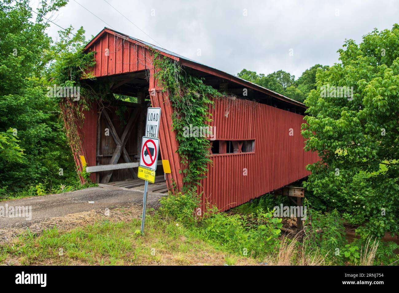Bridge # 35-05-01 Palos-Newton Covered Bridge, built in 1876, is a single-span bridge spanning the east fork of Sunday Creek about one mile north of G Stock Photo
