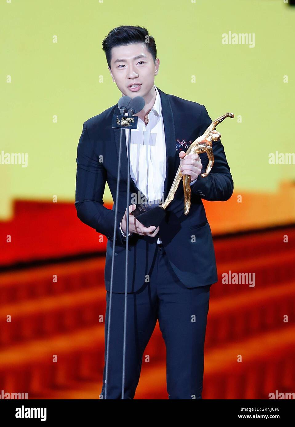 Table tennis Grand-Slam winner Ma Long poses the Best Male Athletes of the Year 2016 at the prestigious China s Central Television (CCTV) Sports Awards gala in Beijing, capital of China, Jan. 15, 2017. Wang Lili) (SP)CHINA-BEIJING-CCTV SPORTS AWARDS GALA(CN) DingXu PUBLICATIONxNOTxINxCHN   Table Tennis Grand Slam Winner MA Long Poses The Best Male Athletes of The Year 2016 AT The prestigious China S Central Television CCTV Sports Awards Gala in Beijing Capital of China Jan 15 2017 Wang Lili SP China Beijing CCTV Sports Awards Gala CN  PUBLICATIONxNOTxINxCHN Stock Photo