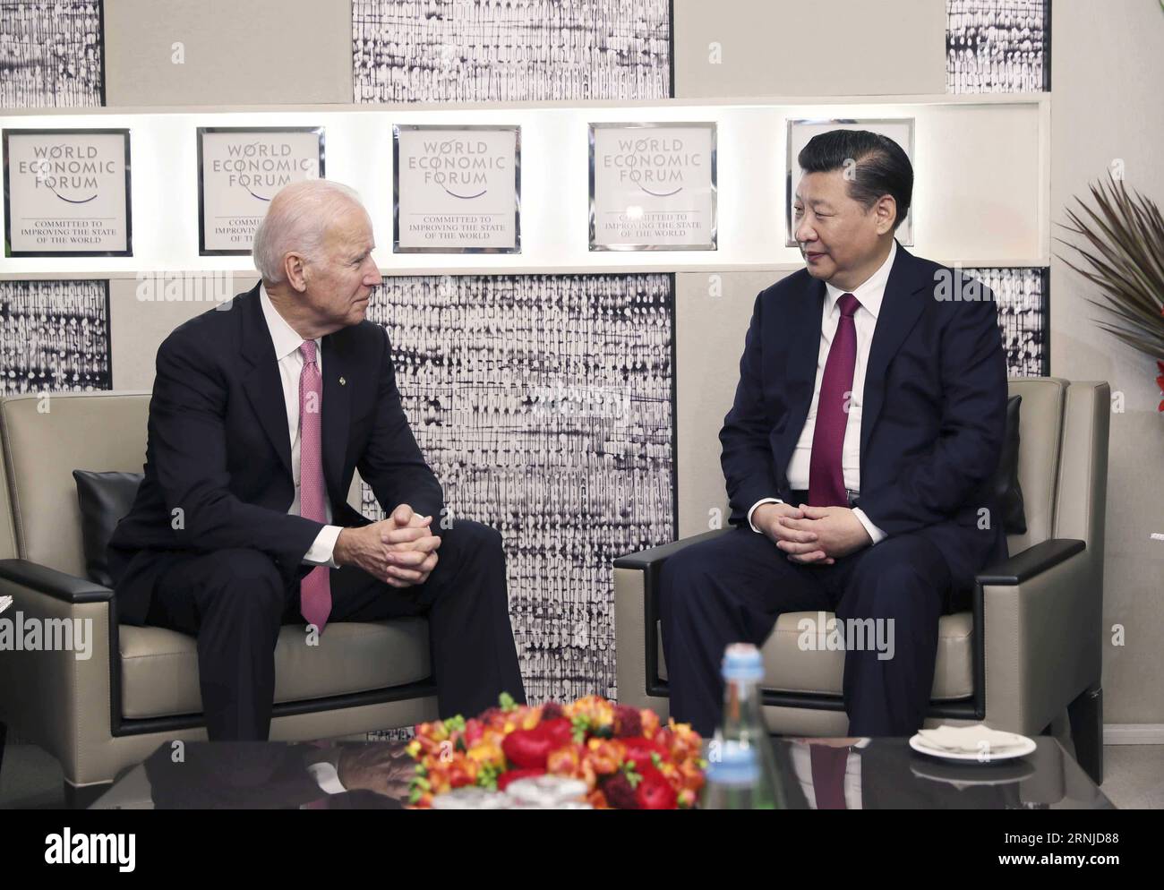 170117 -- DAVOS, Jan. 17, 2017 -- Chinese President Xi Jinping R meets with U.S. Vice President Joe Biden in Davos, Switzerland, Jan. 17, 2017.  zyd SWITZERLAND-DAVOS-CHINA-XI JINPING-BIDEN-MEETING LanxHongguang PUBLICATIONxNOTxINxCHN Stock Photo