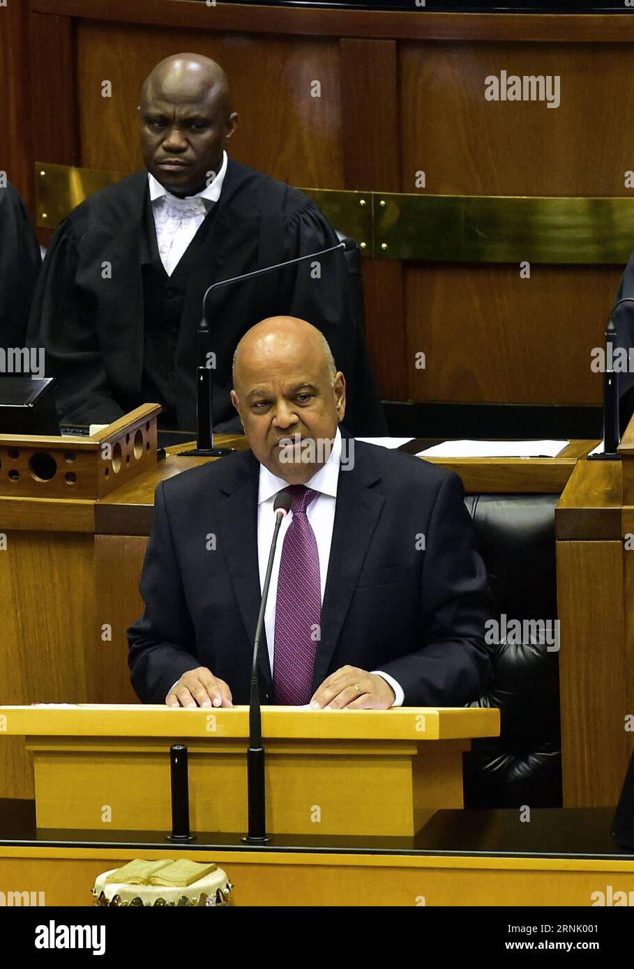 Haushaltssitzung in Südafrika (170222) -- CAPE TOWN, Feb. 22, 2017 -- South?African Finance Minister Pravin Gordhan (front) delivers his 2017 Budget Speech in Parliament in Cape Town, South Africa, on Feb. 22, 2017. The South African government will be able to do more to finance an expansion in tertiary education opportunities and improvements in student funding, Finance Minister Pravin Gordhan said on Wednesday. ) SOUTH AFRICA-CAPE TOWN-BUDGET SPEECH-EDUCATION GCIS/KopanoxTlape PUBLICATIONxNOTxINxCHN   Budget session in South Africa  Cape Town Feb 22 2017 South African Finance Ministers Pravi Stock Photo