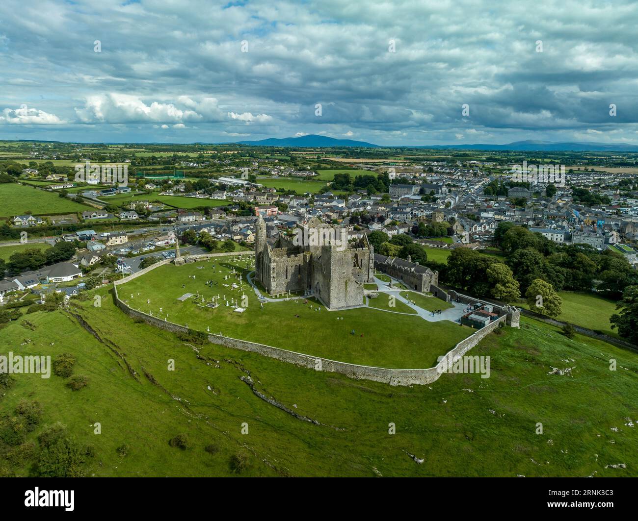 Aerial view of Rock of Cashel with Romanesque chapel, a Gothic cathedral, an abbey, the Hall of the Vicars Choral and a fifteenth-century Tower House Stock Photo