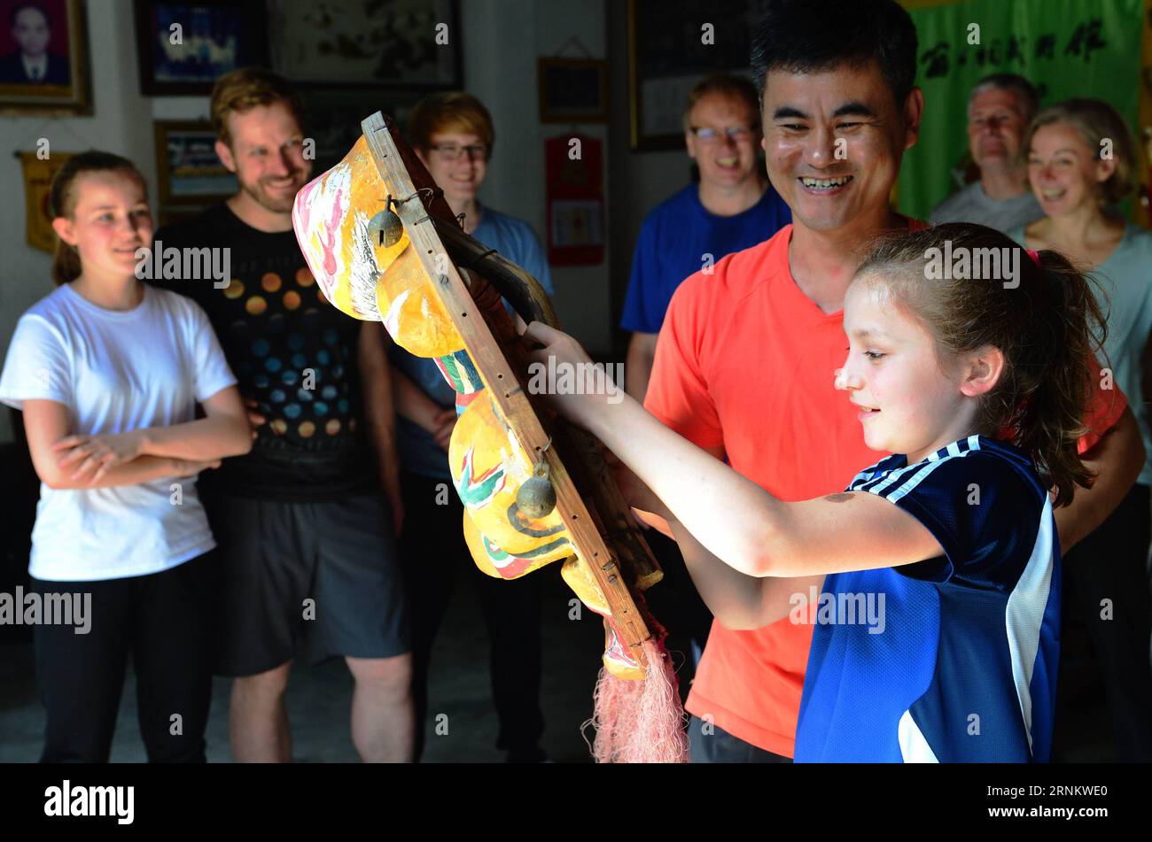 (170421) YONGCHUN, April 21, 2017 Niewerth Luise learns about the