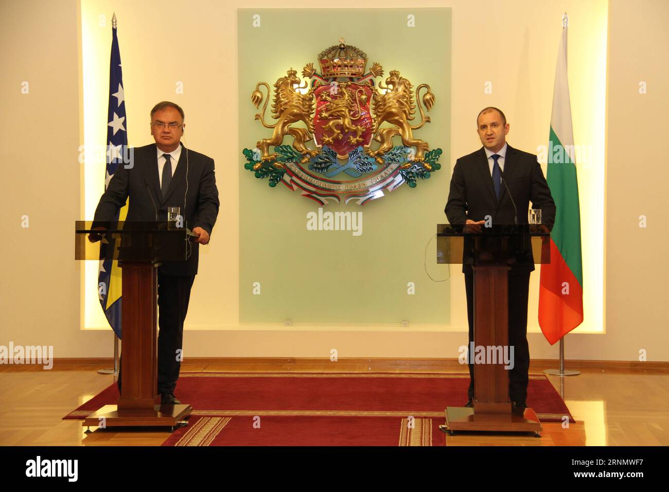 (170612) -- SOFIA, June 12, 2017 -- Bulgarian President Rumen Radev (R) and Mladen Ivanic, Chairman of the Presidency of Bosnia and Herzegovina, attend a joint press conference after their meeting in Sofia, Bulgaria, on June 12, 2017. Bulgarian President Rumen Radev said here on Monday his country would advocate for the integration of Bosnia and Herzegovina into the European Union (EU). ) BULGARIA-SOFIA-BOSNIA AND HERZEGOVINA-EU-INTEGRATION-ADVOCATING ZhanxXiaoyi PUBLICATIONxNOTxINxCHN   Sofia June 12 2017 Bulgarian President Rumen Radev r and Mladen Ivanic Chairman of The Presidency of Bosnia Stock Photo