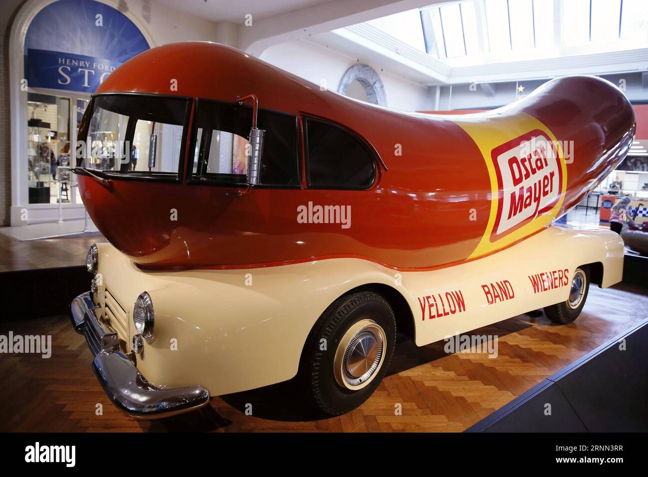 (170623) -- DETROIT, June 23, 2017 -- Photo taken on June 22, 2017 shows a 1952 wienermobile displayed at the Henry Ford Museum of American Innovation, in Detroit, the United States. Wang Ping) (dtf) U.S.-DETROIT-HENRY FORD MUSEUM wangping PUBLICATIONxNOTxINxCHN   Detroit June 23 2017 Photo Taken ON June 22 2017 Shows a 1952 Wiener Mobile displayed AT The Henry Ford Museum of American Innovation in Detroit The United States Wang Ping dtf U S Detroit Henry Ford Museum Wangping PUBLICATIONxNOTxINxCHN Stock Photo