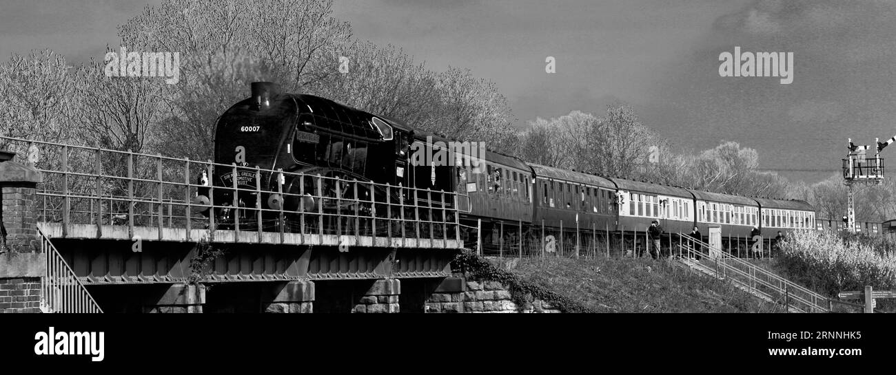LNER Class A4 Pacific train, 60007 Sir Nigel Gresley at Nene Valley Railway, Wansford Station, Peterborough, Cambridgeshire, England Stock Photo