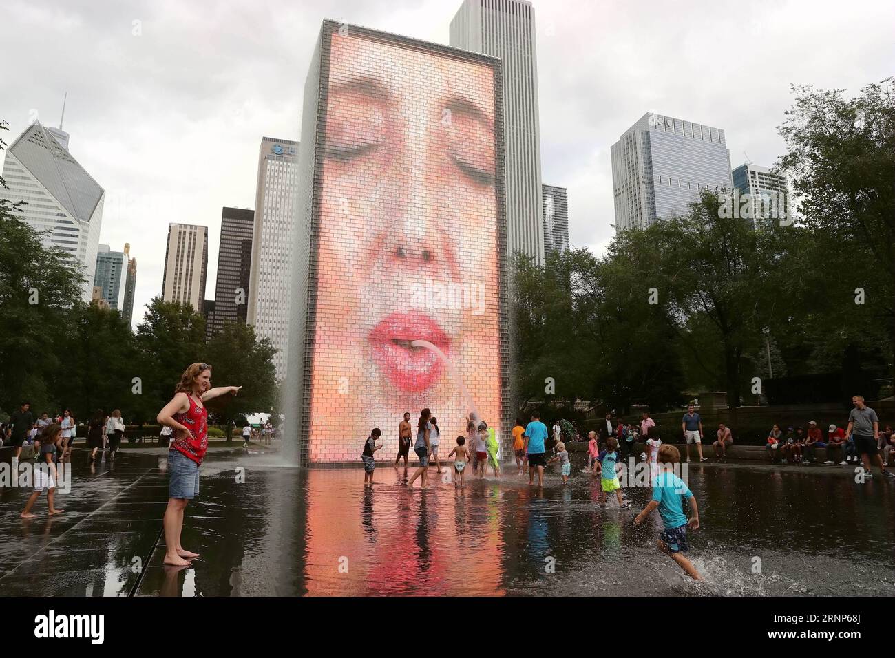(170812) CHICAGO, Aug. 12, 2017 People play at the Crown Fountain
