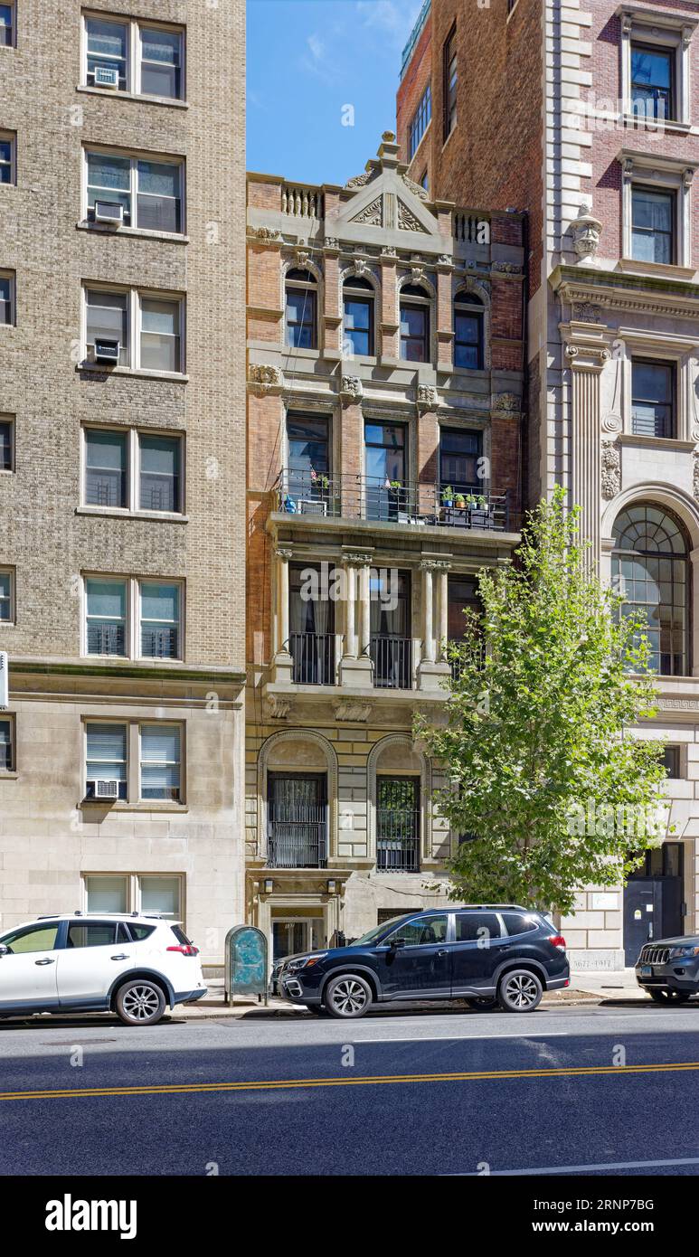 Upper West Side: A landmark row house combining Queen Anne and Renaissance Revival styles, designed by John G. Prague and built in 1889. Stock Photo