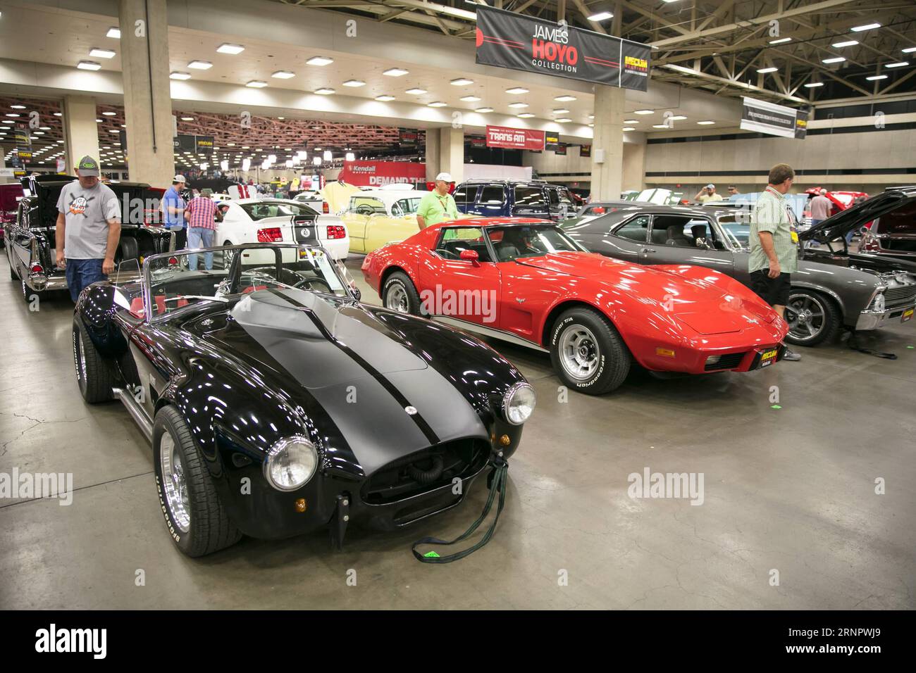 (170909) -- DALLAS, Sept. 9, 2017 -- Cars are displayed during a car auction hosted by Mecum Auctions in Dallas, Texas, the United States, Sept. 8, 2017. Around 1,000 cars were auctioned here on Friday. Tian Dan) (zcc) U.S.-DALLAS-CAR AUCTION gaolu PUBLICATIONxNOTxINxCHN Stock Photo