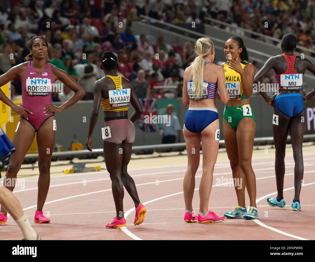 Adelle Tracey of Jamaica competing in the women’s 800m final on day 9 ...