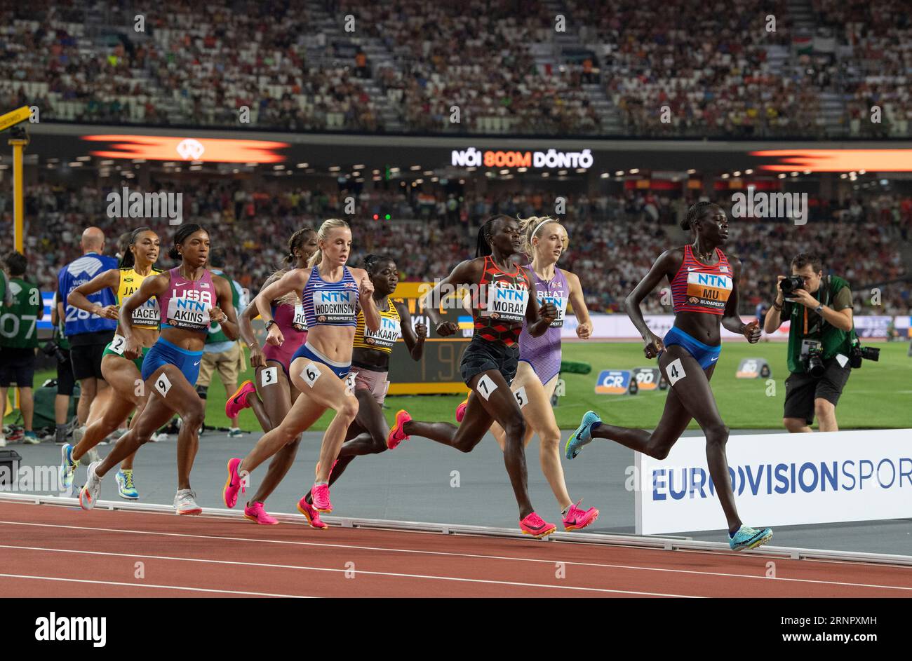 Athing Mu of the USA competing in the women’s 800m final on day 9 of ...