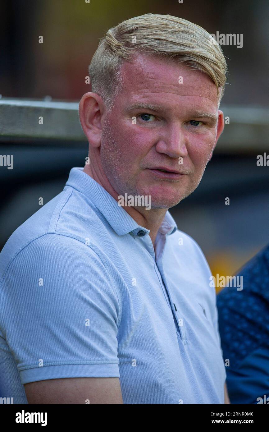 Barrow manager Pete Wild during the Sky Bet League 2 match between