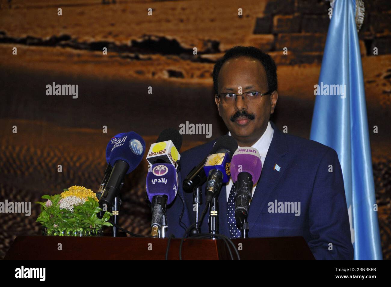 (171005) -- KHARTOUM, Oct. 5, 2017 -- Somali President Mohamed Abdullahi Mohamed speaks during a joint press conference with his Sudanese counterpart Omar al-Bashir (not seen in picture) in Khartoum, capital of Sudan, on Oct. 5, 2017. Sudanese President Omar al-Bashir said on Thursday that his country would exert utmost efforts for peace and stability in Somalia. The President made the remarks at a joint press conference after a meeting with Mohamed Abdullahi Mohamed in the capital. ) SUDAN-KHARTOUM-PRESIDENT-SOMALI PRESIDENT-EFFORTS FOR PEACE AND STABILITY IN SOMALIA Mohamed?Khidir PUBLICATIO Stock Photo