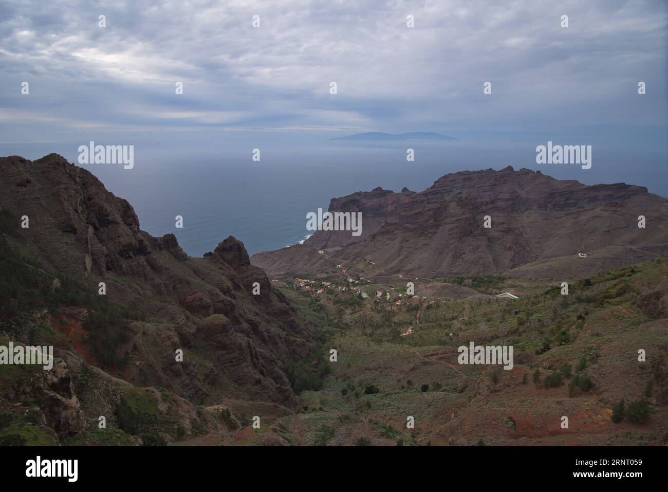 The island of La Palma in the background seen from the island of La Gomera. La isla de La Palma al fondo vista desde la isla de La Gomera. Stock Photo