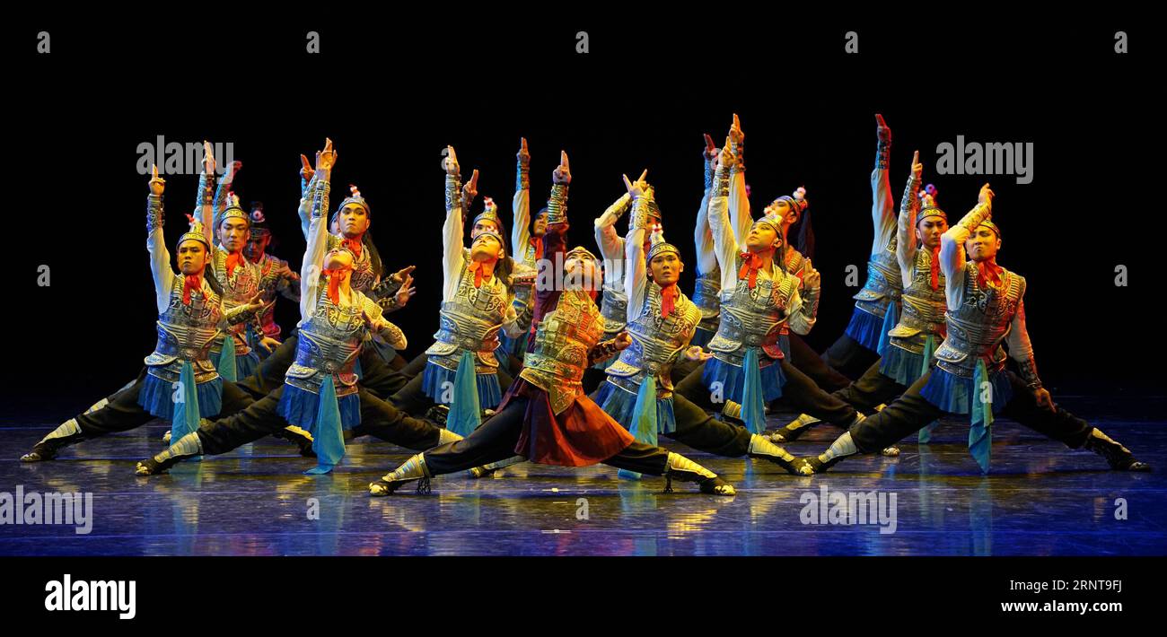 Chinese classical dance hi-res stock photography and images - Alamy
