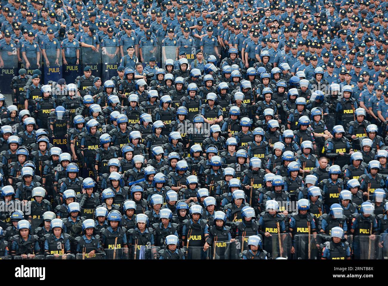 (171105) -- MANILA, Nov. 5, 2017 -- Uniformed personnel attend the send-off ceremony of security forces for the Association of Southeast Asian Nations (ASEAN) Summit in Manila, the Philippines, Nov. 5, 2017. A massive security blanket is being put in place to protect leaders who are to attend the Association of Southeast Asian Nations (ASEAN) summit, the East Asia summit and related meetings in the Philippines this month. )(yk) PHILIPPINES-MANILA-ASEAN-SECURITY ROUELLExUMALI PUBLICATIONxNOTxINxCHN Stock Photo