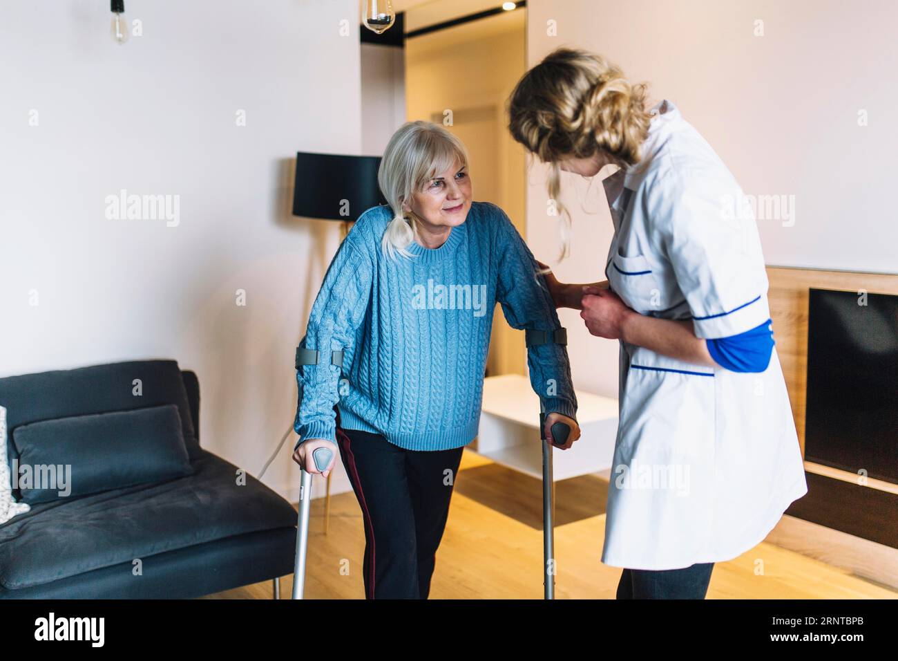 Hospital couple old woman hi-res stock photography and images - Alamy