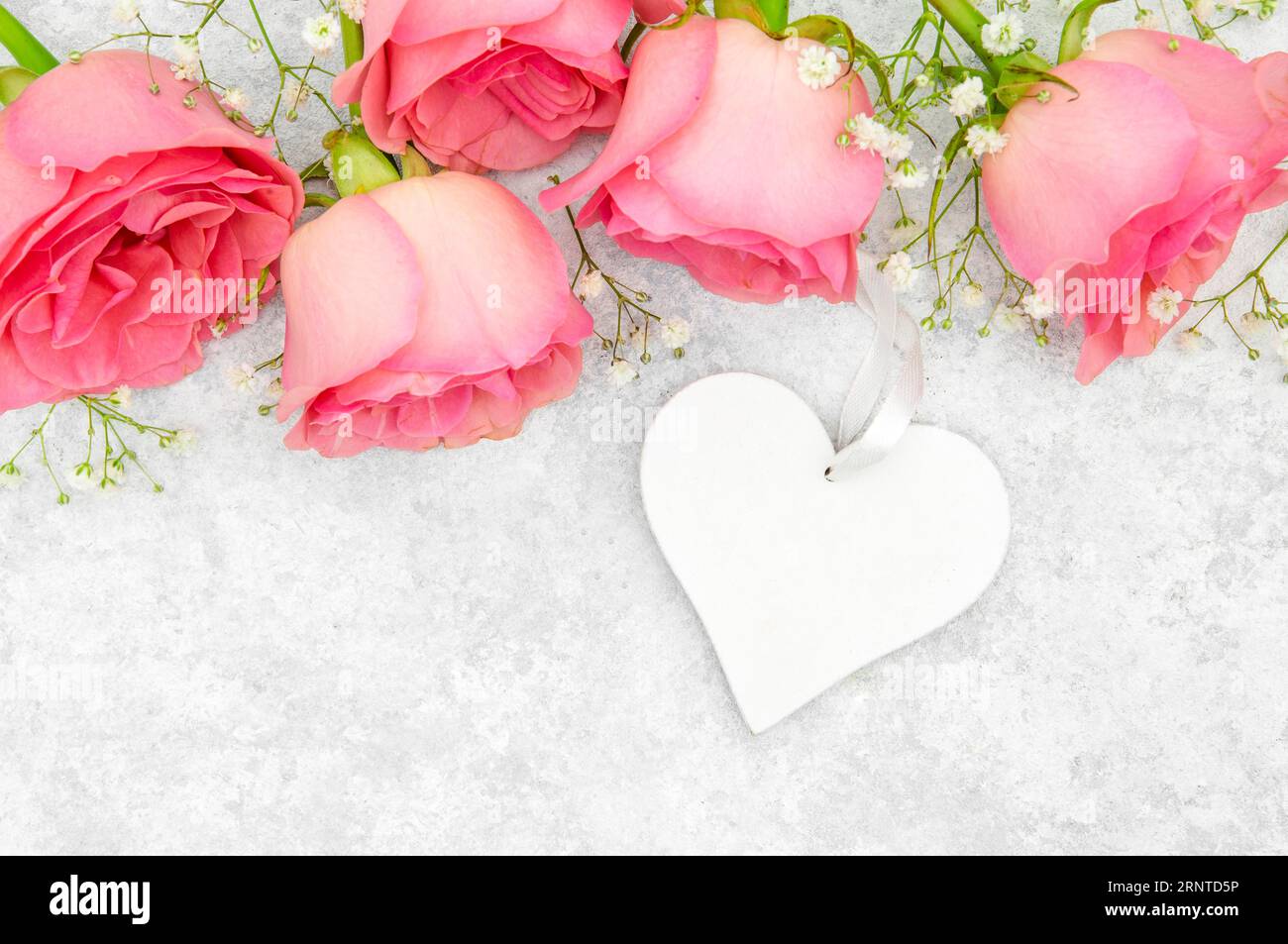 Pink roses heart hi-res stock photography and images - Alamy
