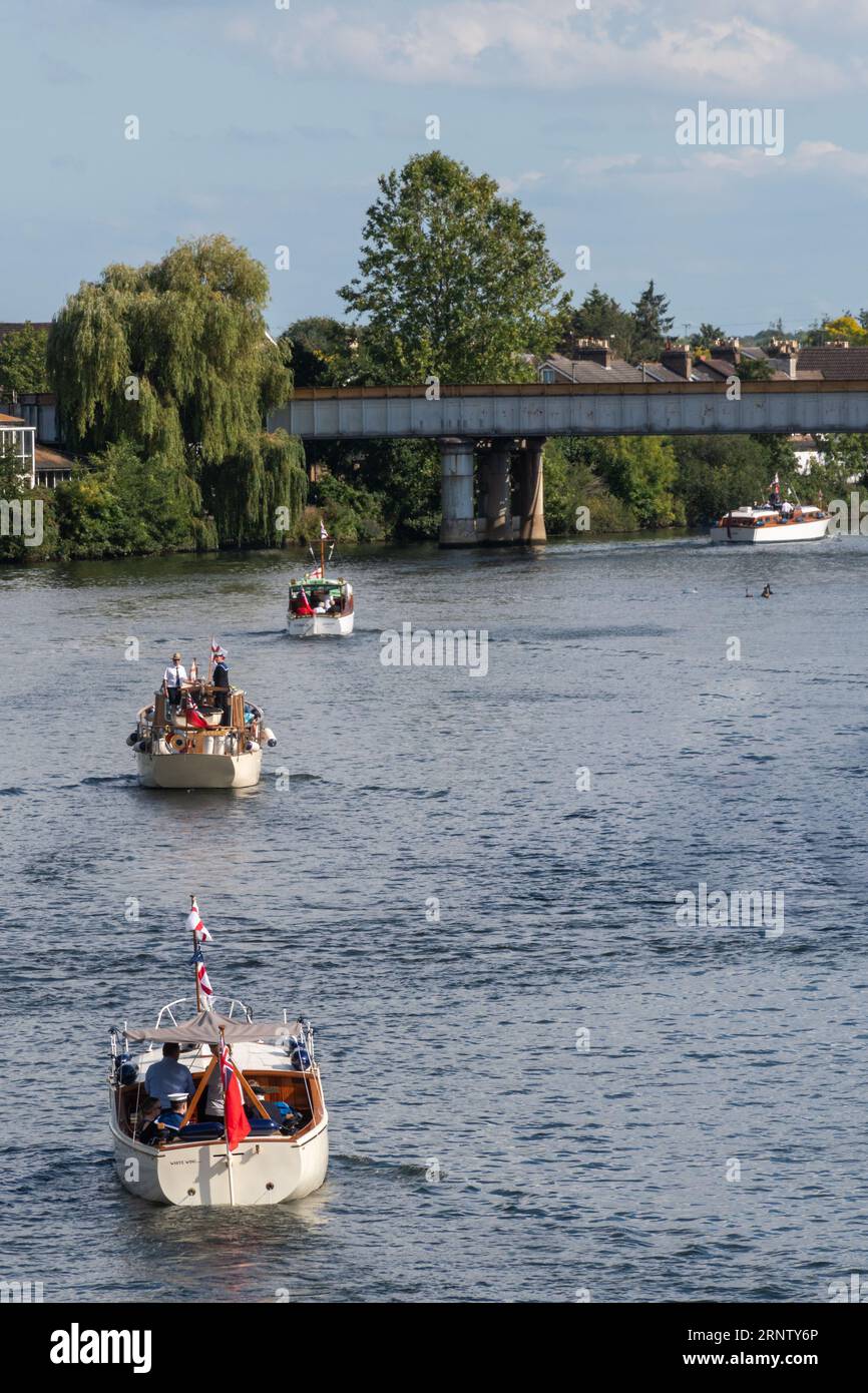 Small boats dunkirk hi res stock photography and images Alamy