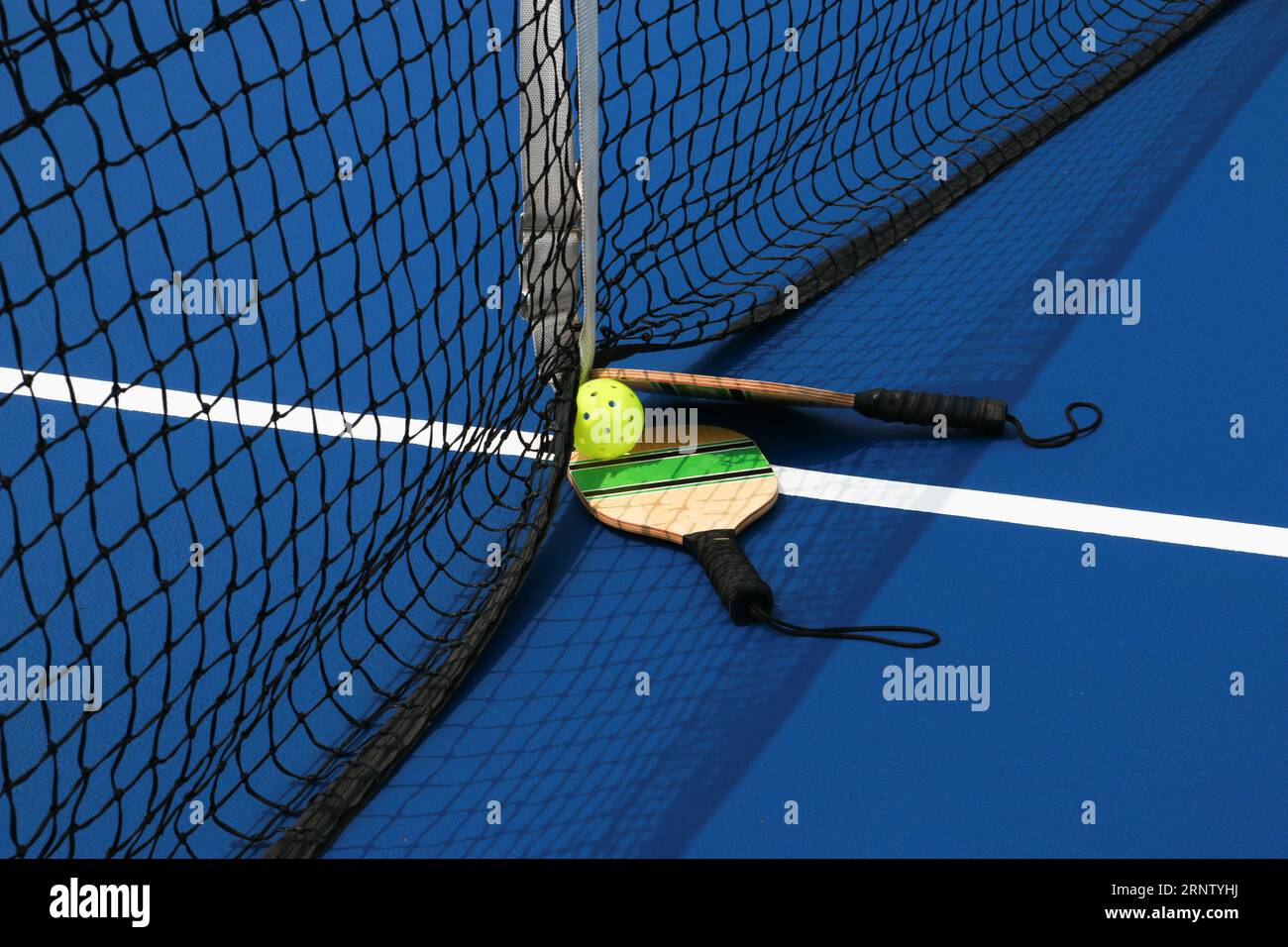 Pickle ball racket hi-res stock photography and images - Alamy