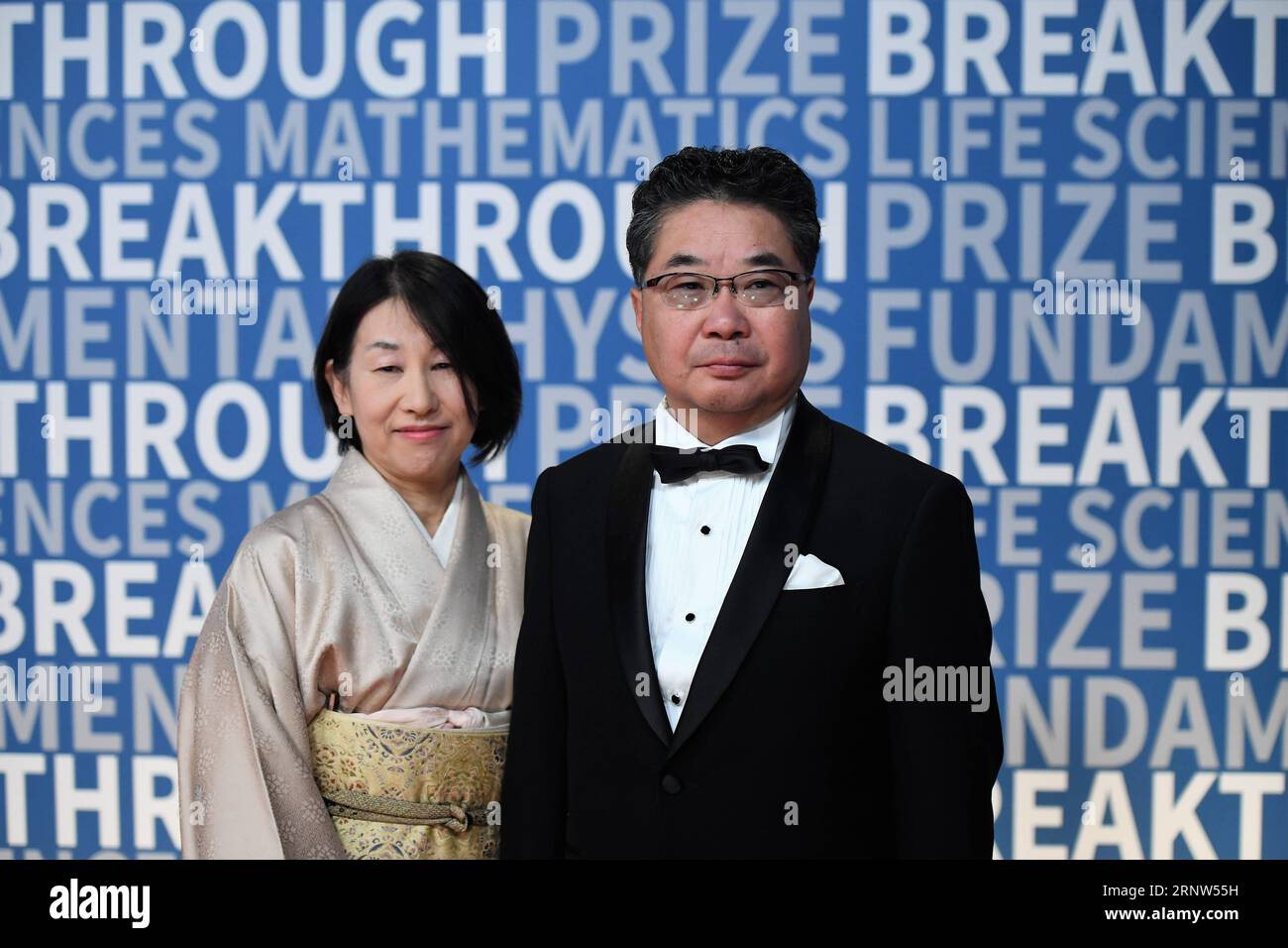 (171204) -- SAN FRANCISCO, Dec. 4, 2017 -- Kazutoshi Mori from Kyoto University (R) attends the awarding ceremony of the 2018 Breakthrough Prize in San Francisco, the United States, on Dec. 3, 2017. The Breakthrough Prize Foundation on Sunday announced here the winners of the 2018 Breakthrough Prizes in fundamental physics, life sciences and mathematics, together with several other prizes to encourage young scientists. The prize in life sciences went to Joanne Chory from the Salk Institute for Biological Studies and Howard Hughes Medical Institute, Don W. Cleveland from the Ludwig Institute fo Stock Photo