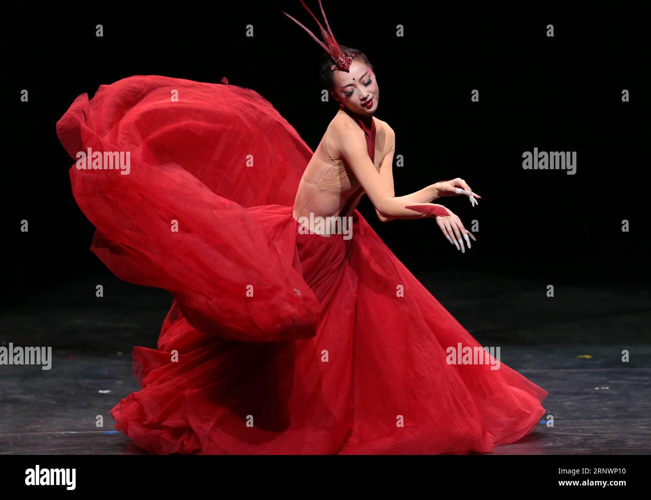 Song and dance opera house hi-res stock photography and images - Alamy