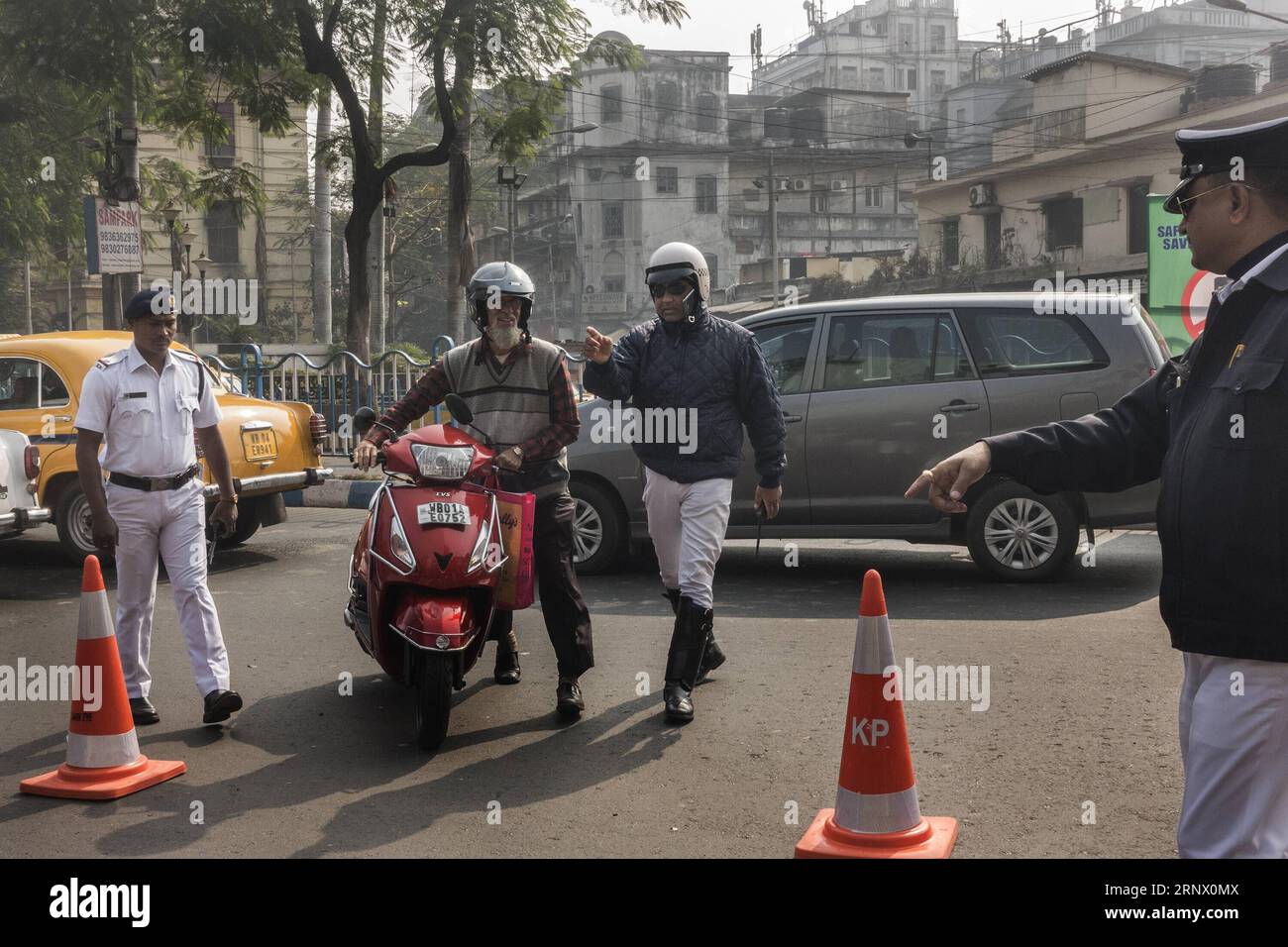 Safety rules on the road in india hi-res stock photography and images ...