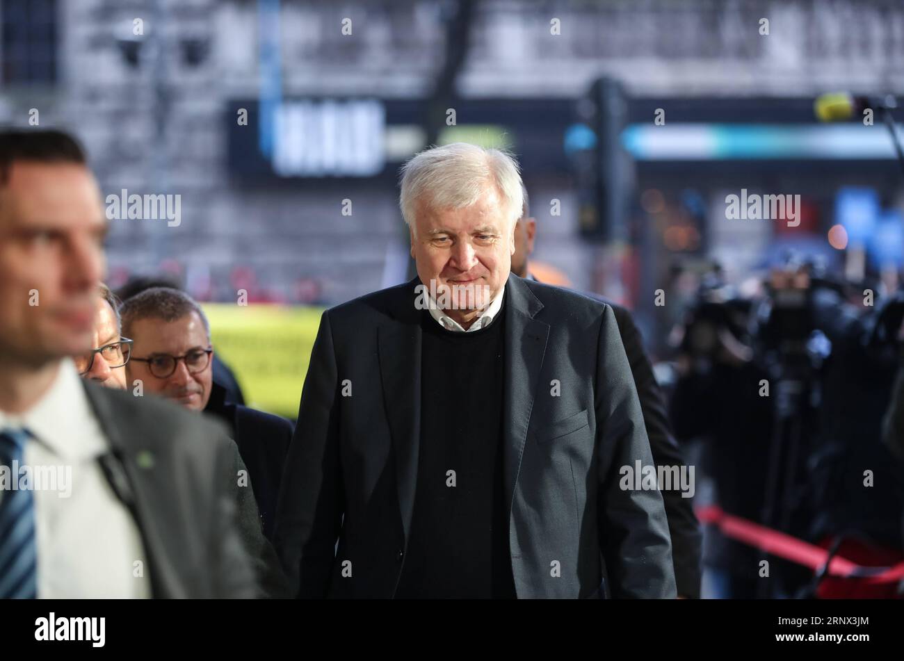 (180111) -- BERLIN, Jan. 11, 2018 -- Leader of German Christian Social Union (CSU) Horst Seehofer (R) arrives for the exploratory talks for a new coalition government between Christian Democratic Union (CDU), Christian Social Union (CSU) and Social Democratic Party (SPD) at the headquarters of SPD in Berlin, capital of Germany, on Jan. 11, 2018. )(srb) GERMANY-BERLIN-COALITION GOVERNMENT-EXPLORATORY TALKS ShanxYuqi PUBLICATIONxNOTxINxCHN Stock Photo