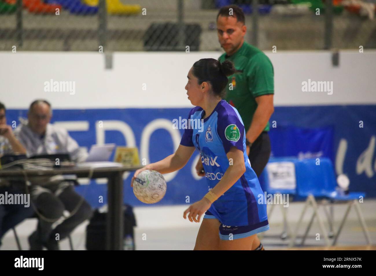Oviedo, Spain, 02nd September, 2023: The player of Lobas Global Atac Oviedo, Brenda Magali Torres (9) with the ball during the first day of the Liga Guerreras Iberdrola between Lobas Global Atac Oviedo and Caja Rural Aula Valladolid, on 02 September 2023, at the Florida Arena Municipal Sports Center, in Oviedo, Spain. Credit: Alberto Brevers / Alamy Live News. Stock Photo